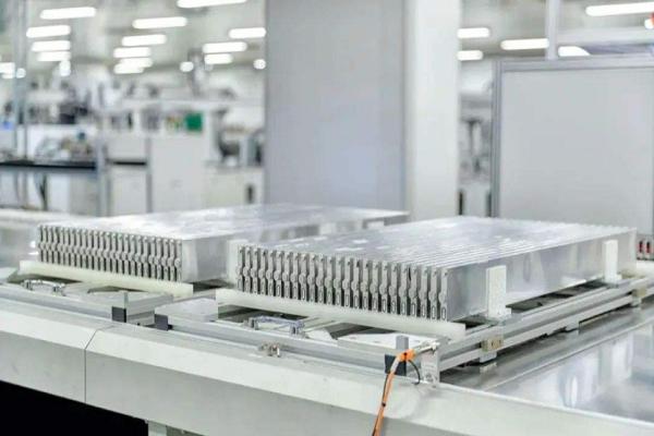 ultime notizie sull'azienda La batteria della lama è fosfato di ferro di litio.  1