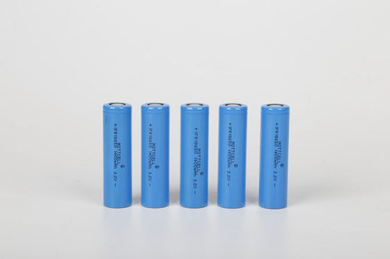 Batteria ricaricabile 3.2V Lifepo4 Batteria AAA 14500 18500 18650 Batteria Li-ion 3.7v